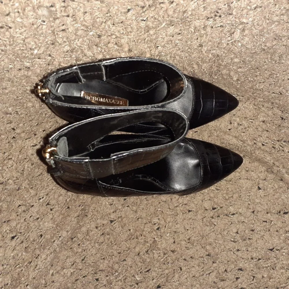 BCBGMAXAZRIA-Arcade-Wedge Sandals-Ankle Wrap-Black Croc Print Leather-Sz 7-NWOB